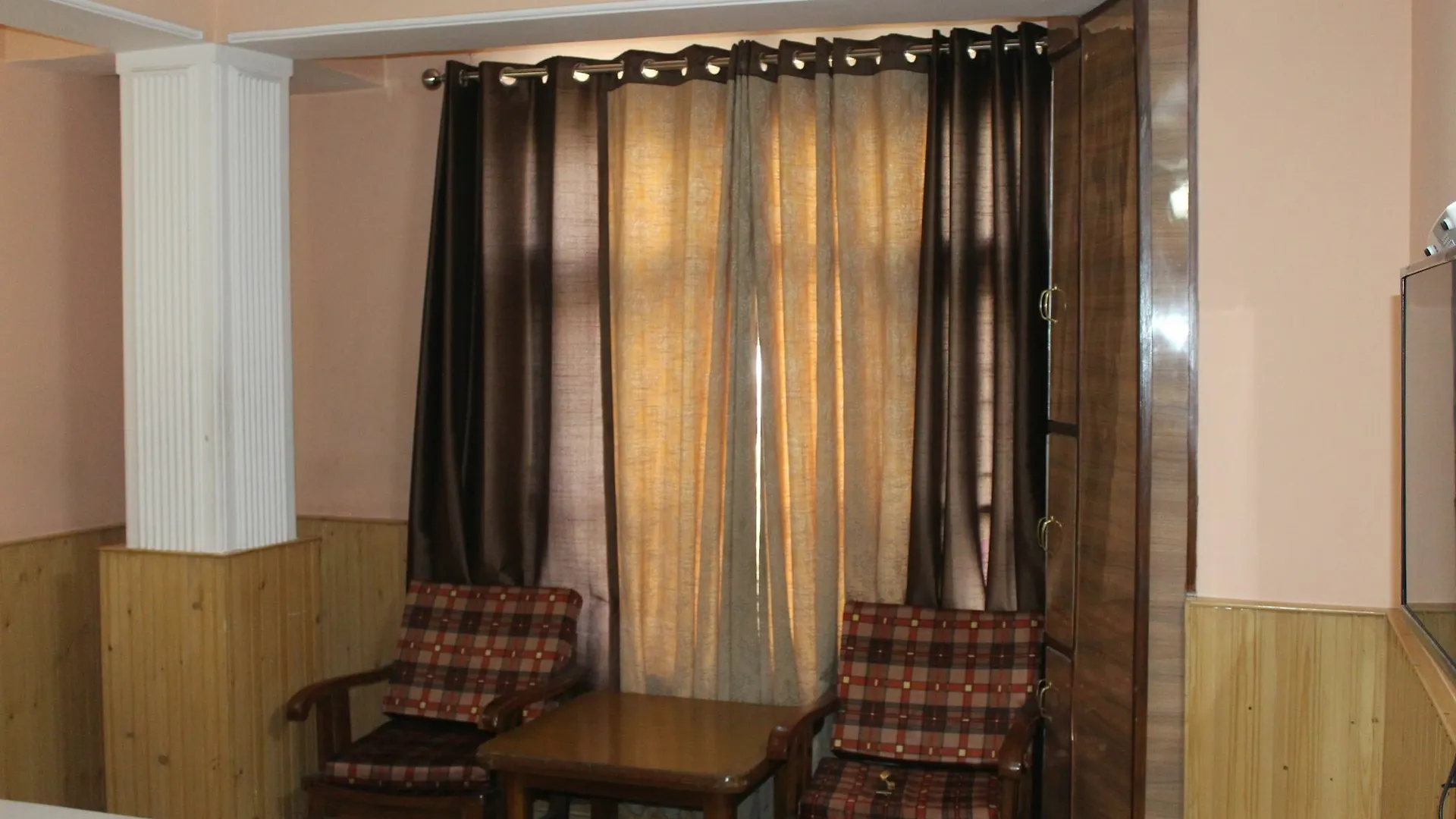 Hotel Meridian With Car Parking Shimla